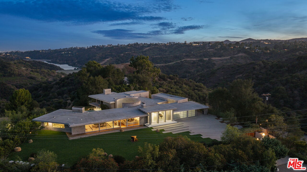 14700 Mulholland Dr