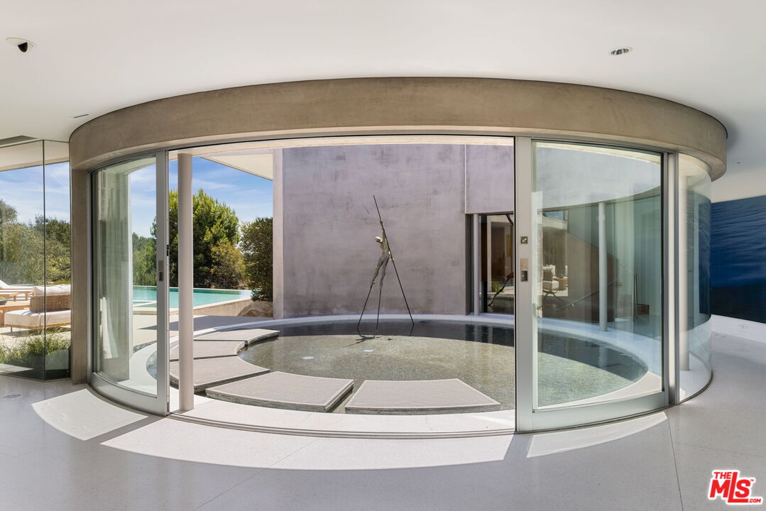 14700 Mulholland Dr