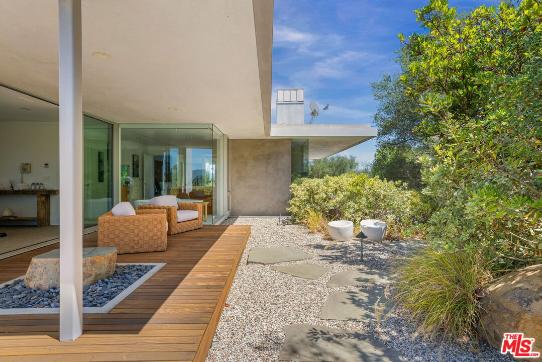 14700 Mulholland Dr