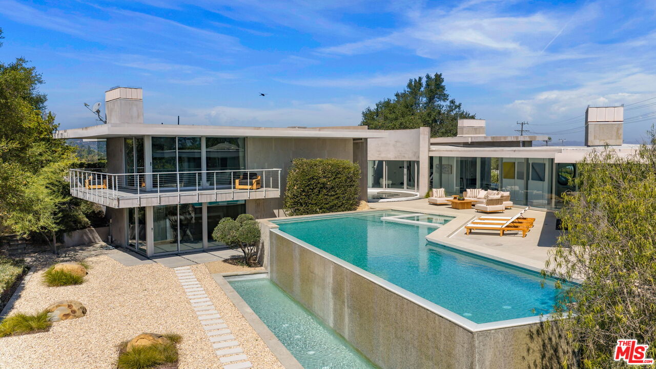 14700 Mulholland Dr