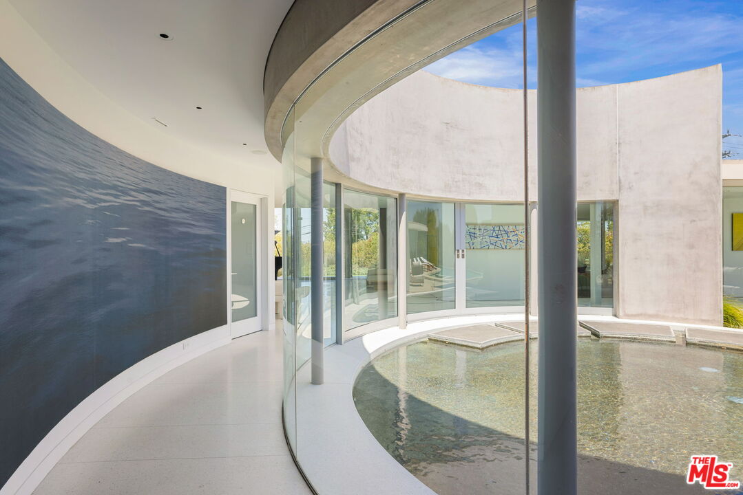 14700 Mulholland Dr