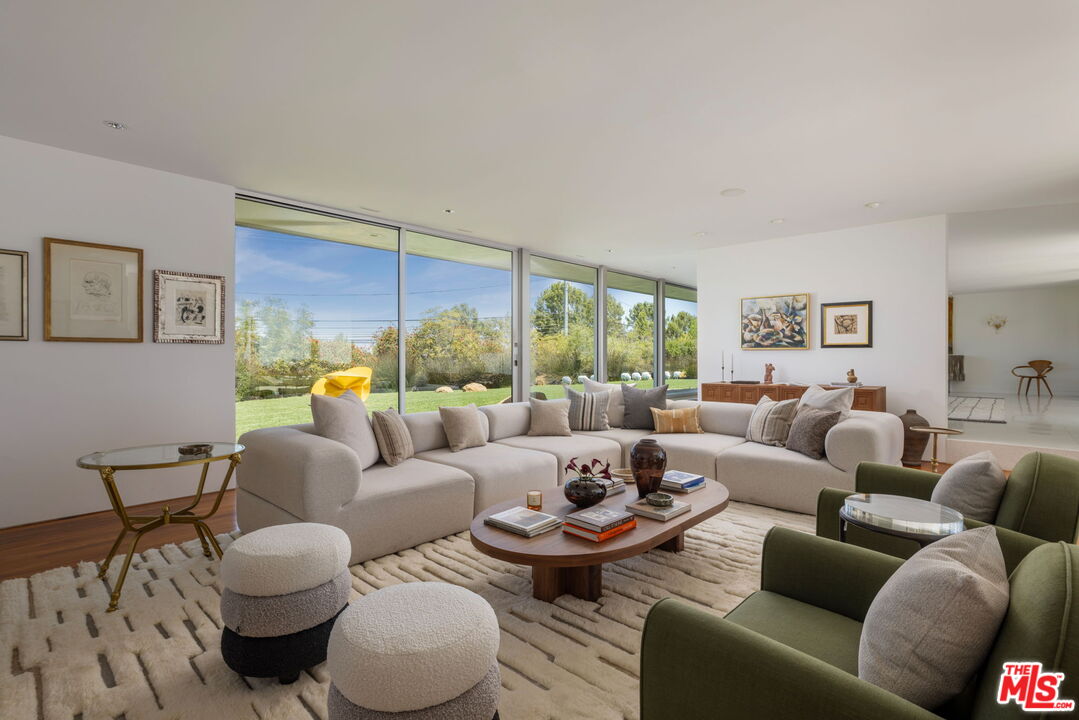 14700 Mulholland Dr