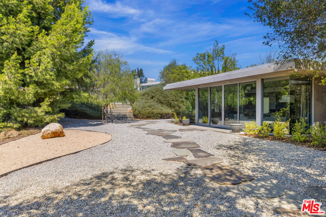 14700 Mulholland Dr