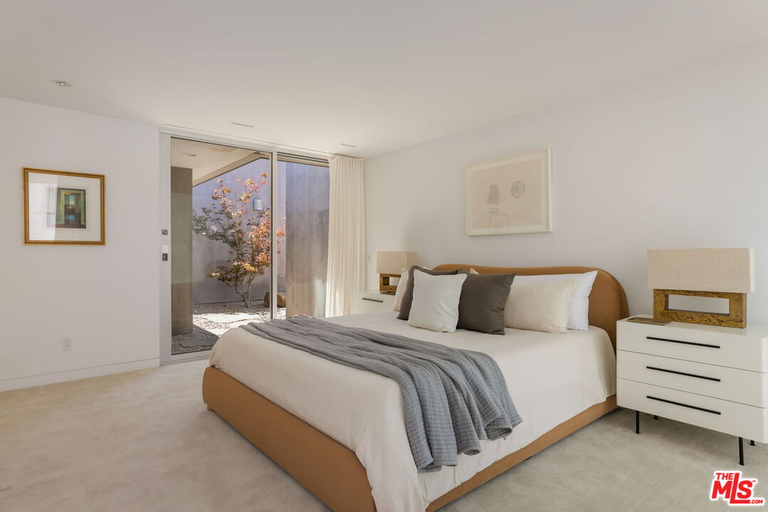 14700 Mulholland Dr