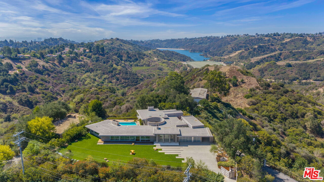 14700 Mulholland Dr