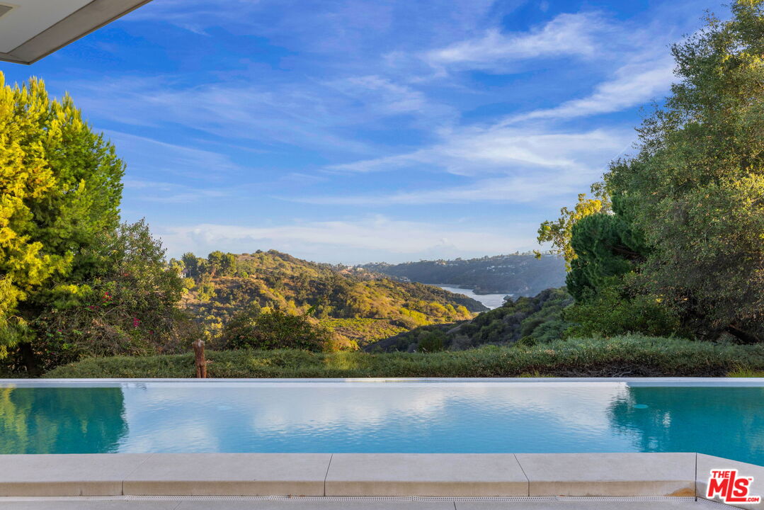 14700 Mulholland Dr