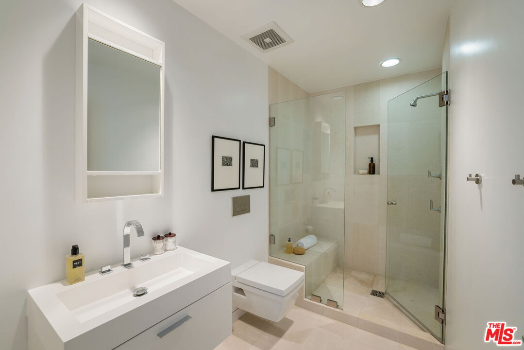 14700 Mulholland Dr