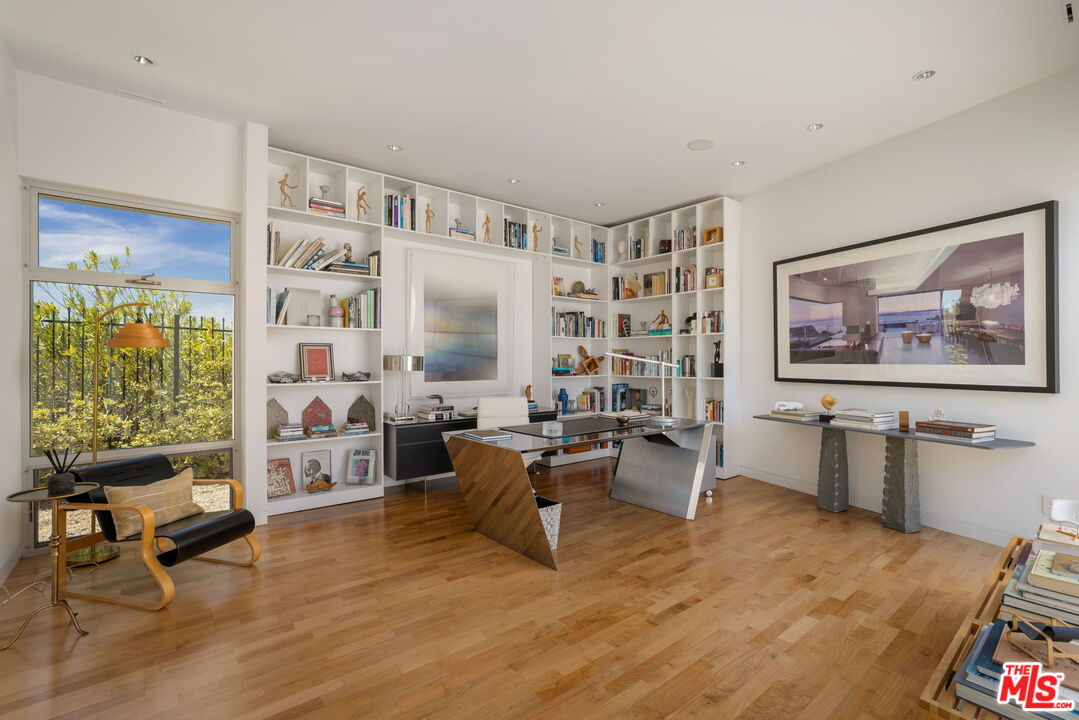 14700 Mulholland Dr