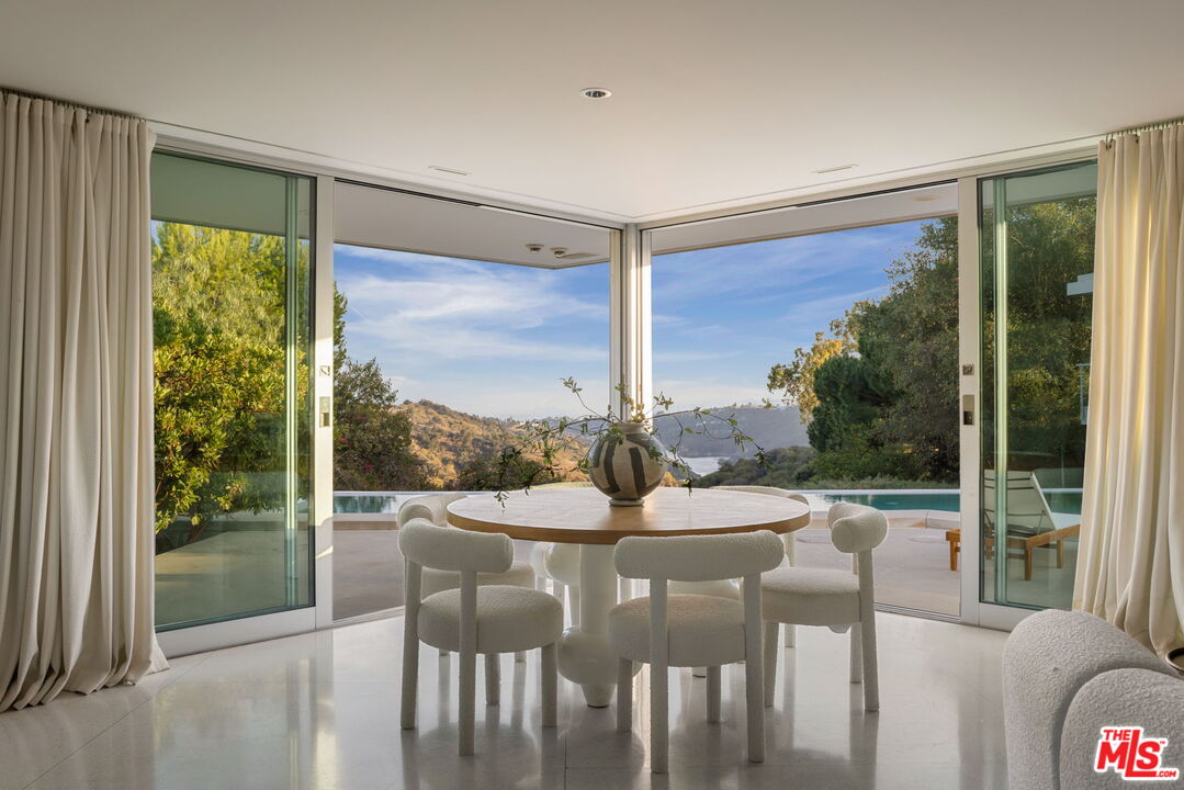 14700 Mulholland Dr