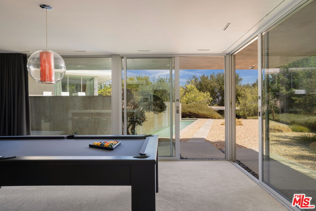 14700 Mulholland Dr