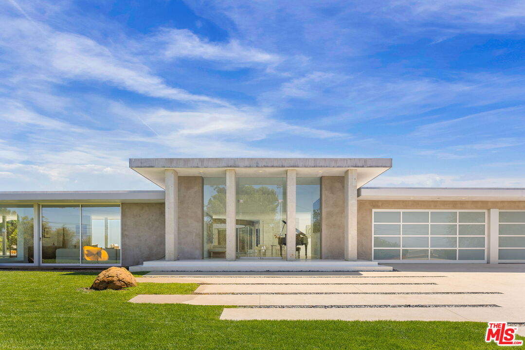 14700 Mulholland Dr