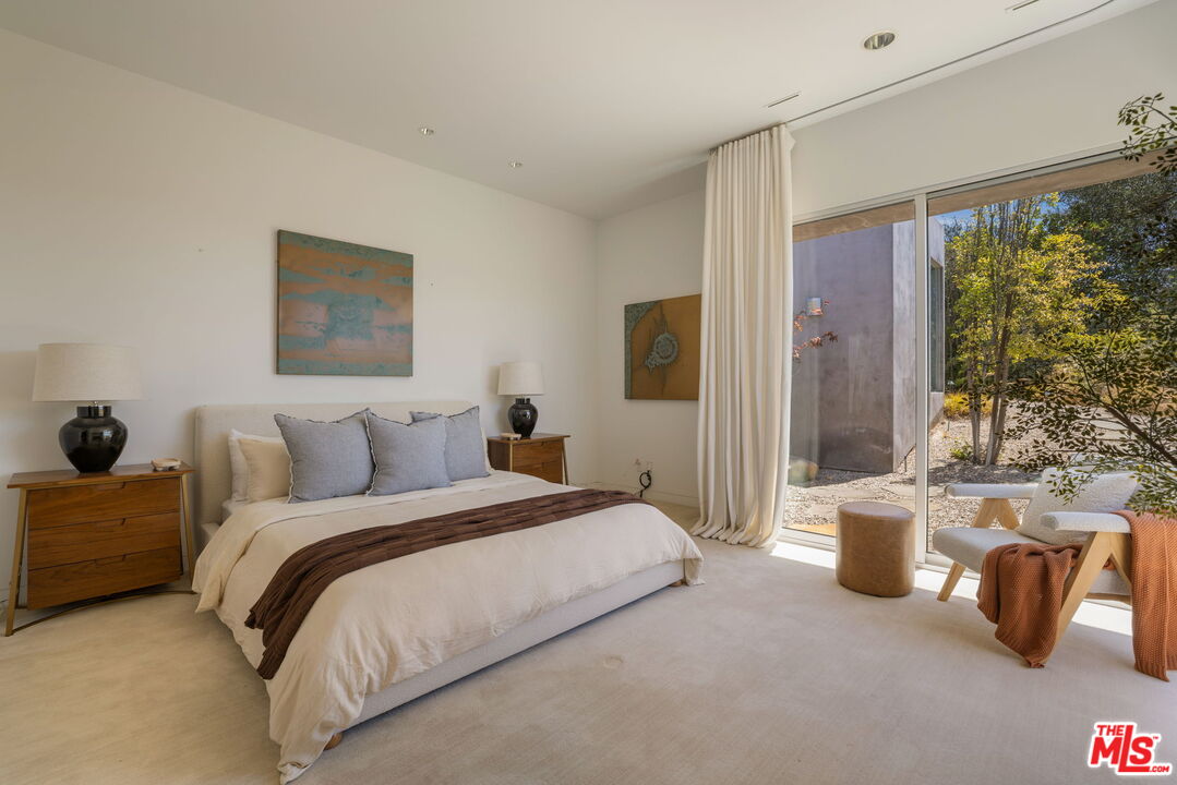 14700 Mulholland Dr