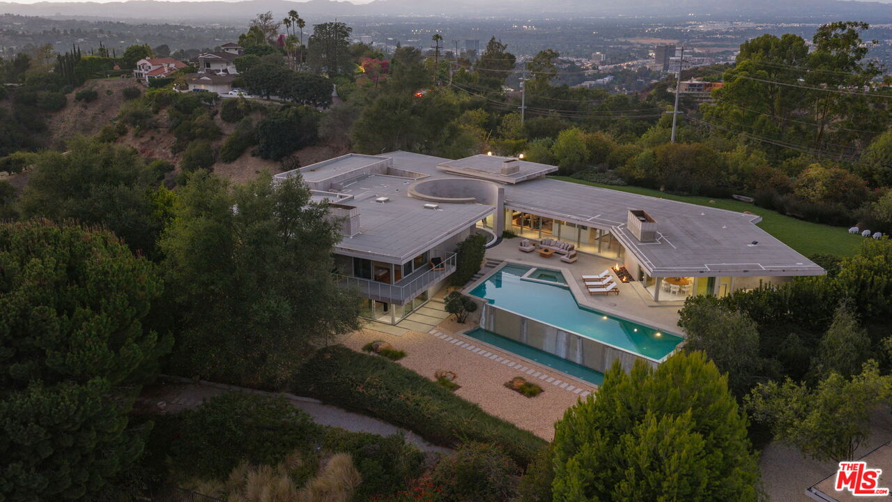 14700 Mulholland Dr