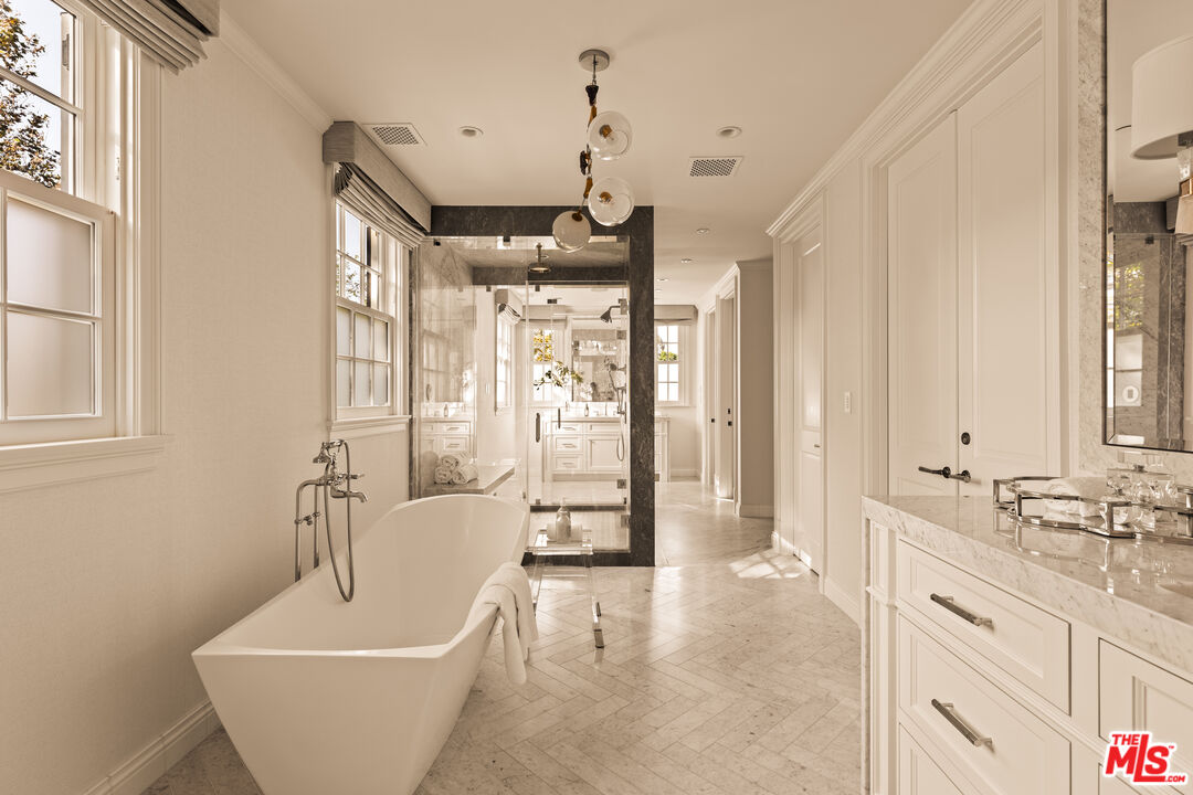 1232 Corsica Dr