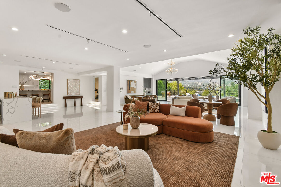 4423 Bergamo Dr