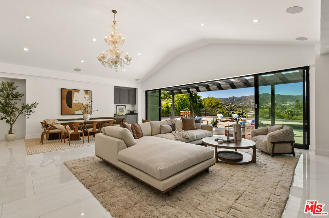 4423 Bergamo Dr