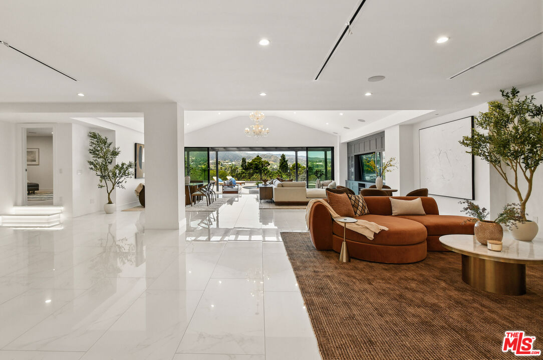 4423 Bergamo Dr