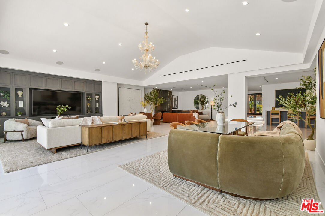 4423 Bergamo Dr