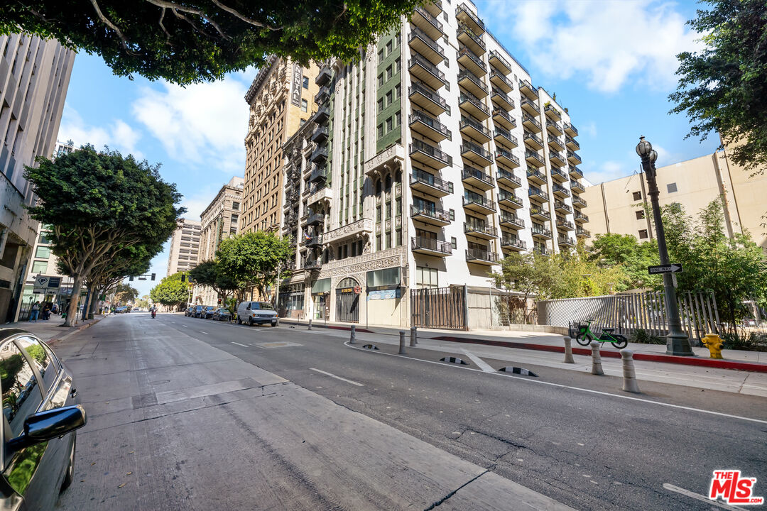 416 S Spring St Unit: 610