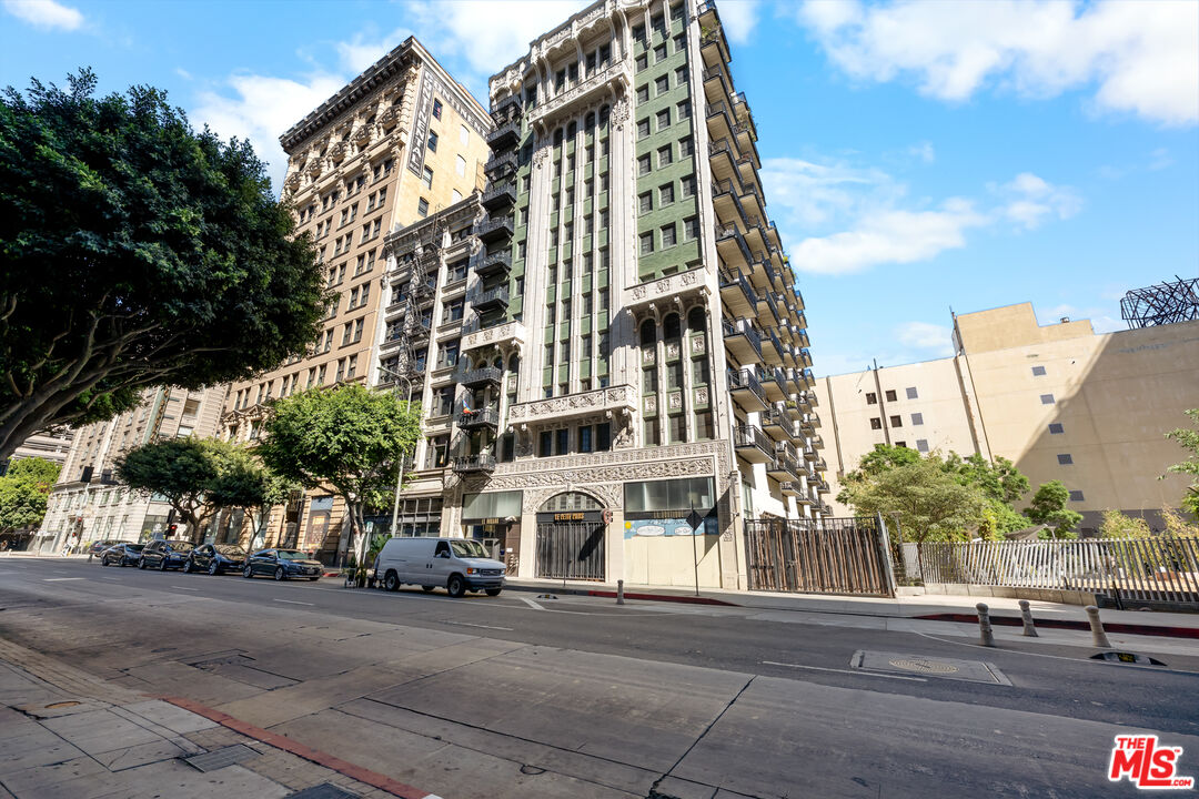 416 S Spring St Unit: 610