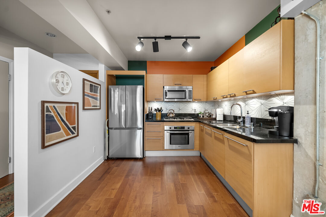 416 S Spring St Unit: 610