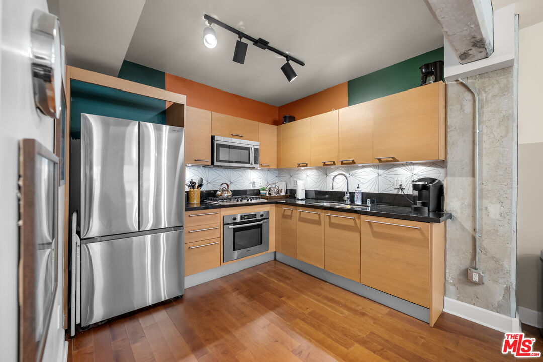 416 S Spring St Unit: 610
