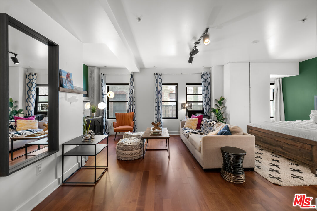 416 S Spring St Unit: 610