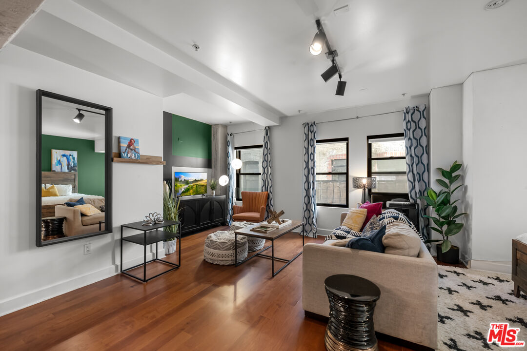 416 S Spring St Unit: 610