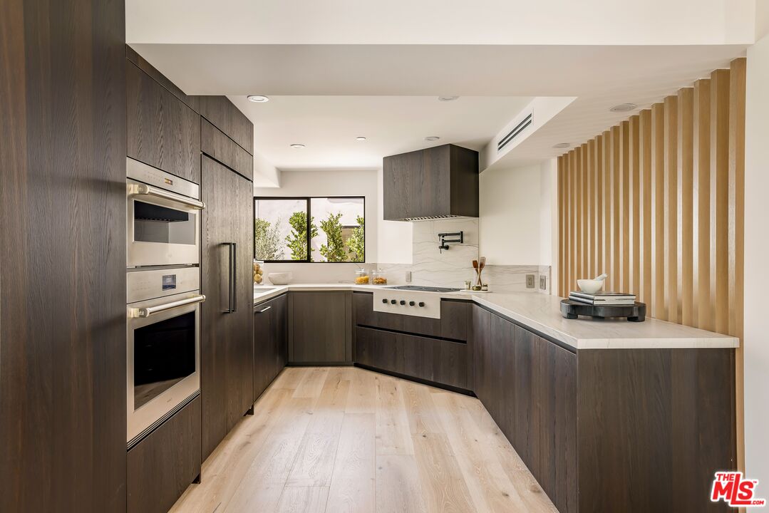 914 West Knoll Dr