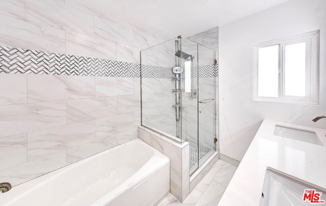 722 Lincoln Blvd Unit: 3
