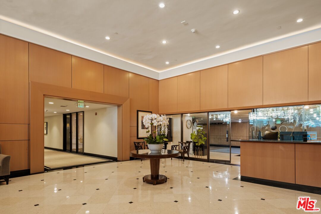211 S Spalding Dr Unit: 107S
