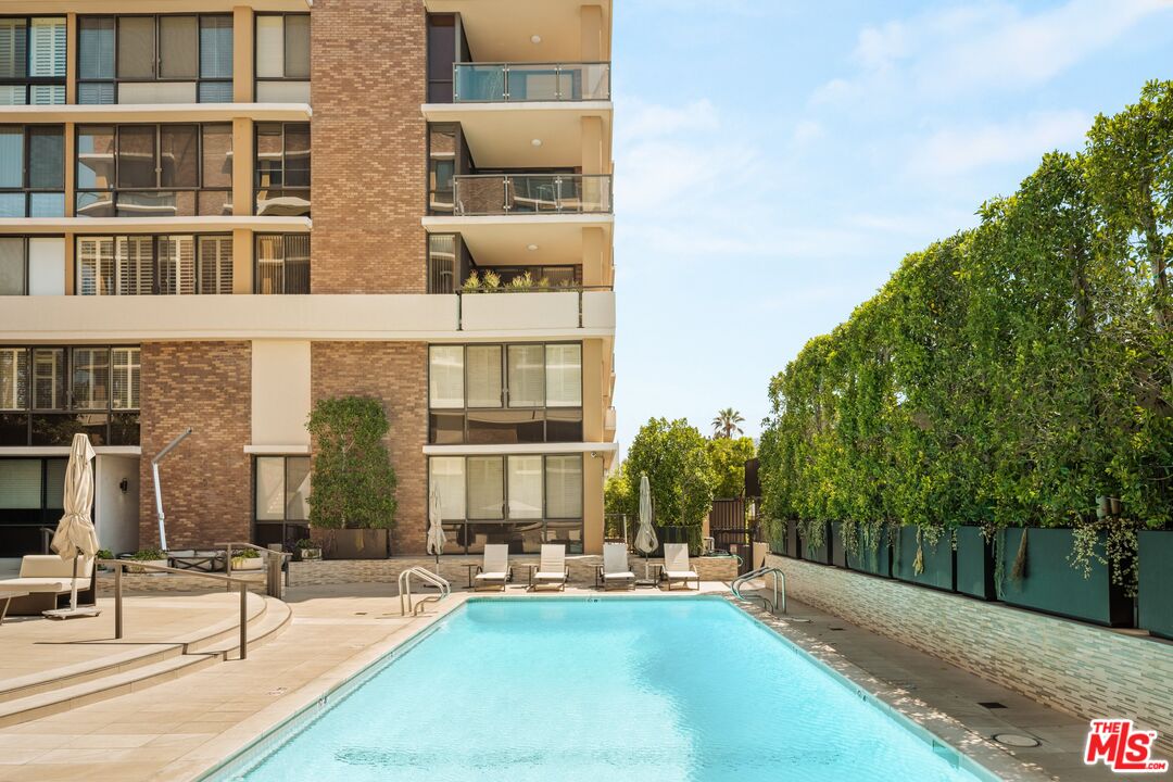 211 S Spalding Dr Unit: 107S