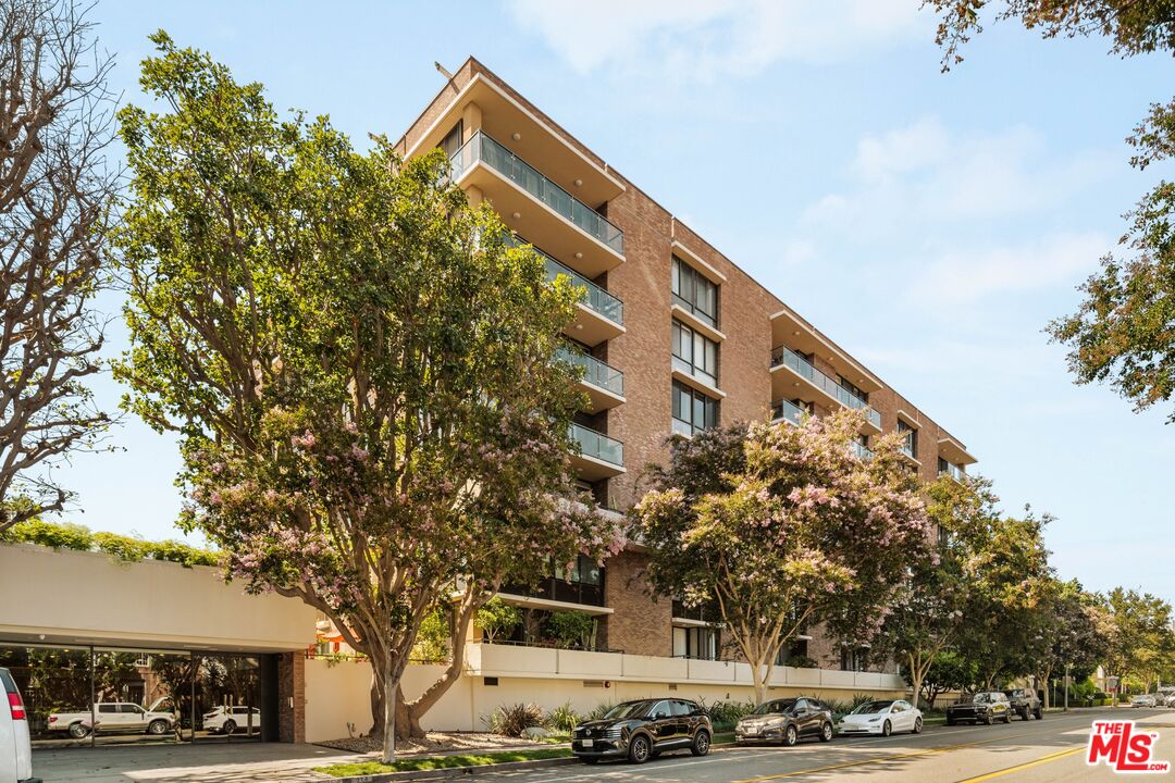 211 S Spalding Dr Unit: 107S
