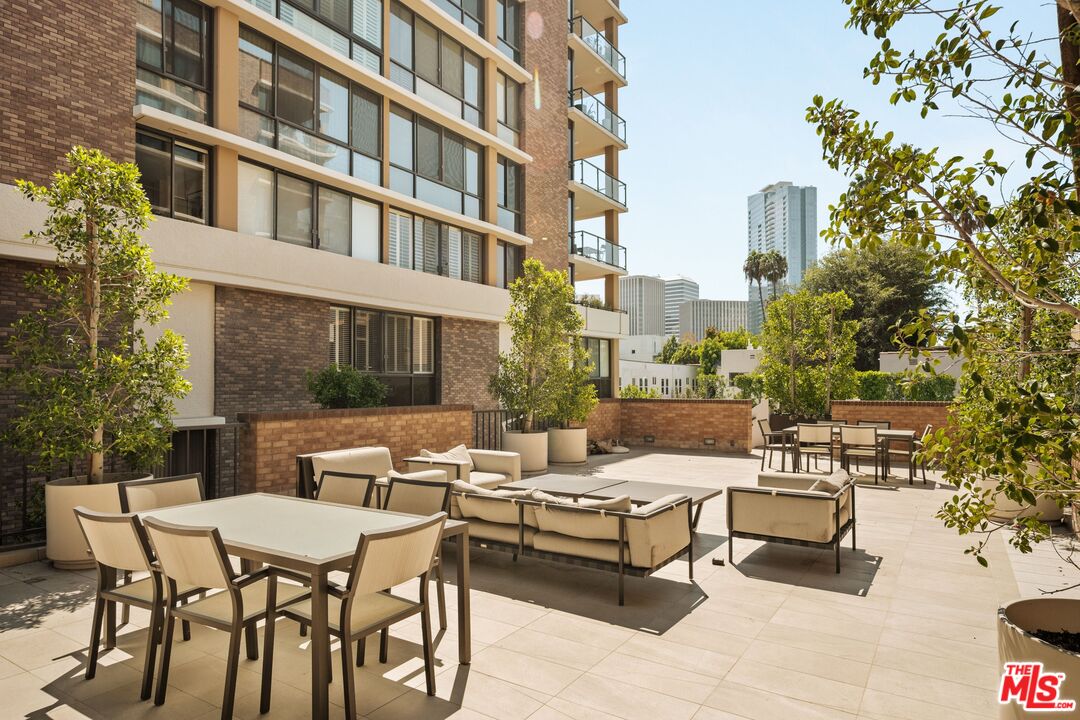 211 S Spalding Dr Unit: 107S