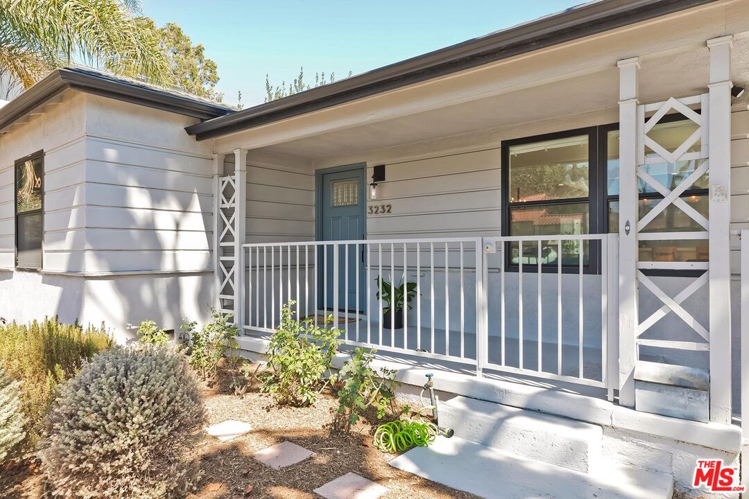 3232 S Beverly Dr