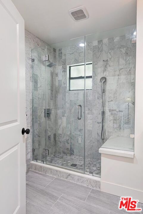3232 S Beverly Dr