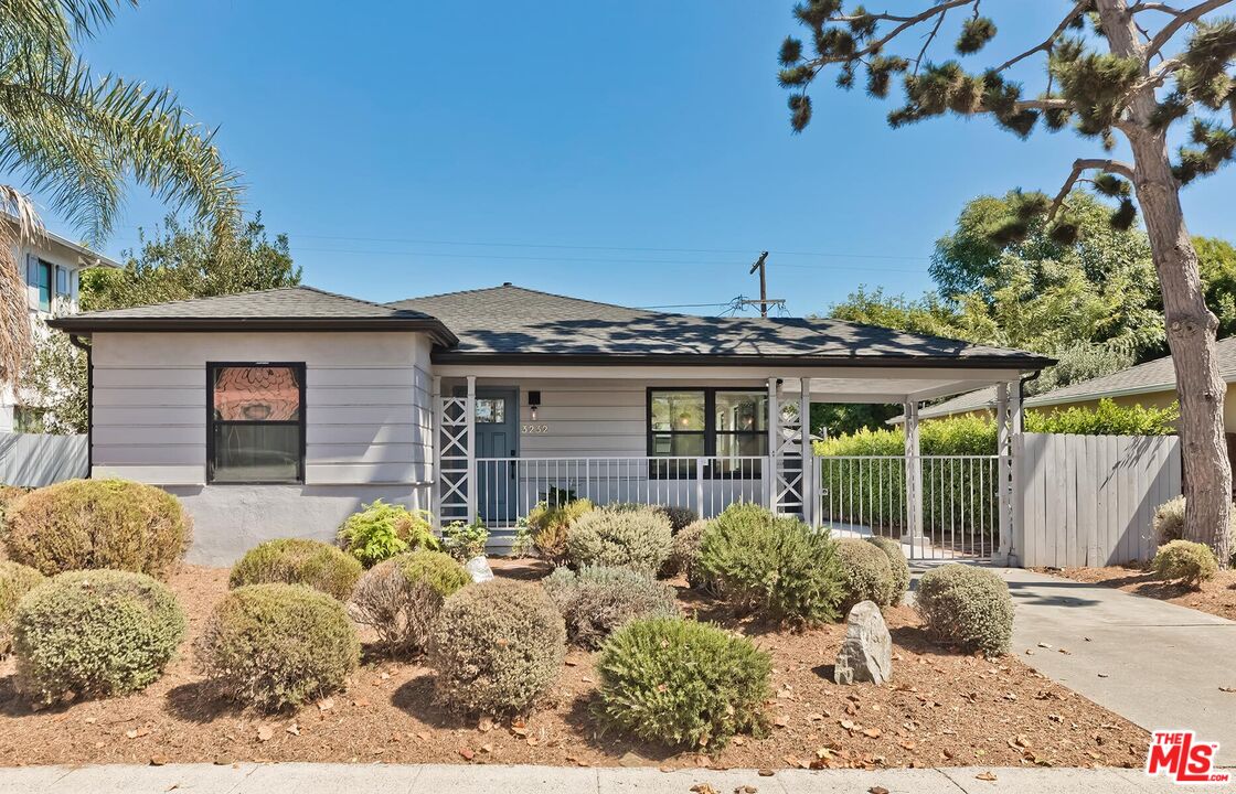 3232 S Beverly Dr