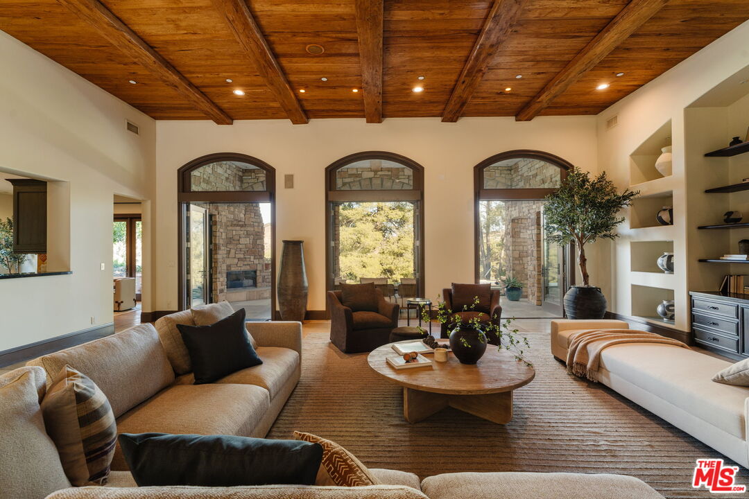 24903 Palmilla Dr