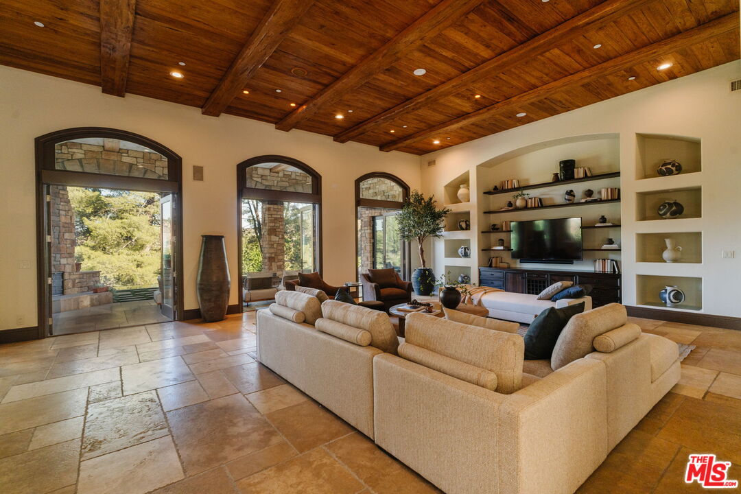 24903 Palmilla Dr