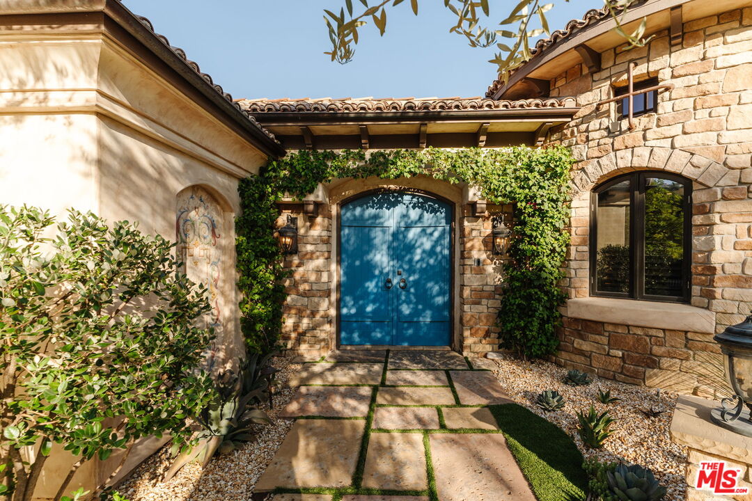24903 Palmilla Dr