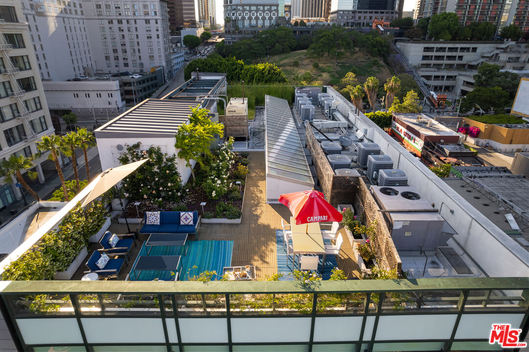 353 S Broadway St Unit: Penthouse