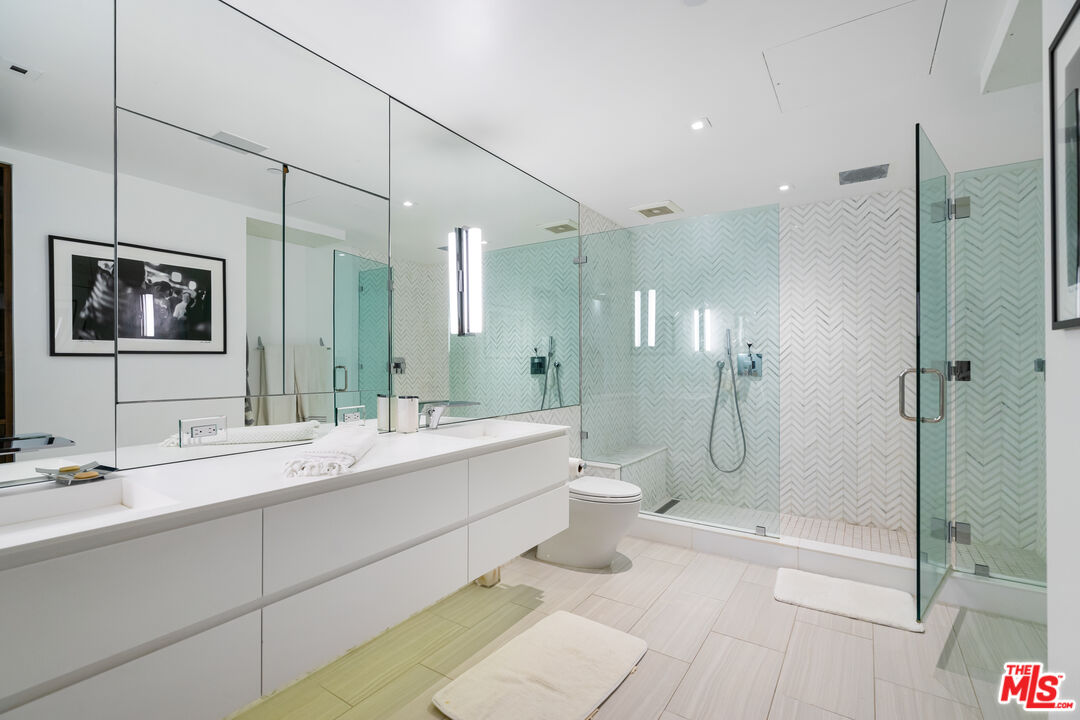 353 S Broadway St Unit: Penthouse