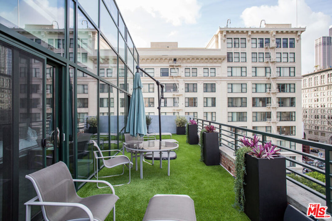 353 S Broadway St Unit: Penthouse