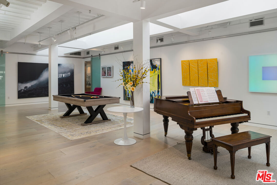 353 S Broadway St Unit: Penthouse