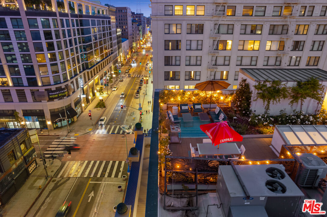353 S Broadway St Unit: Penthouse