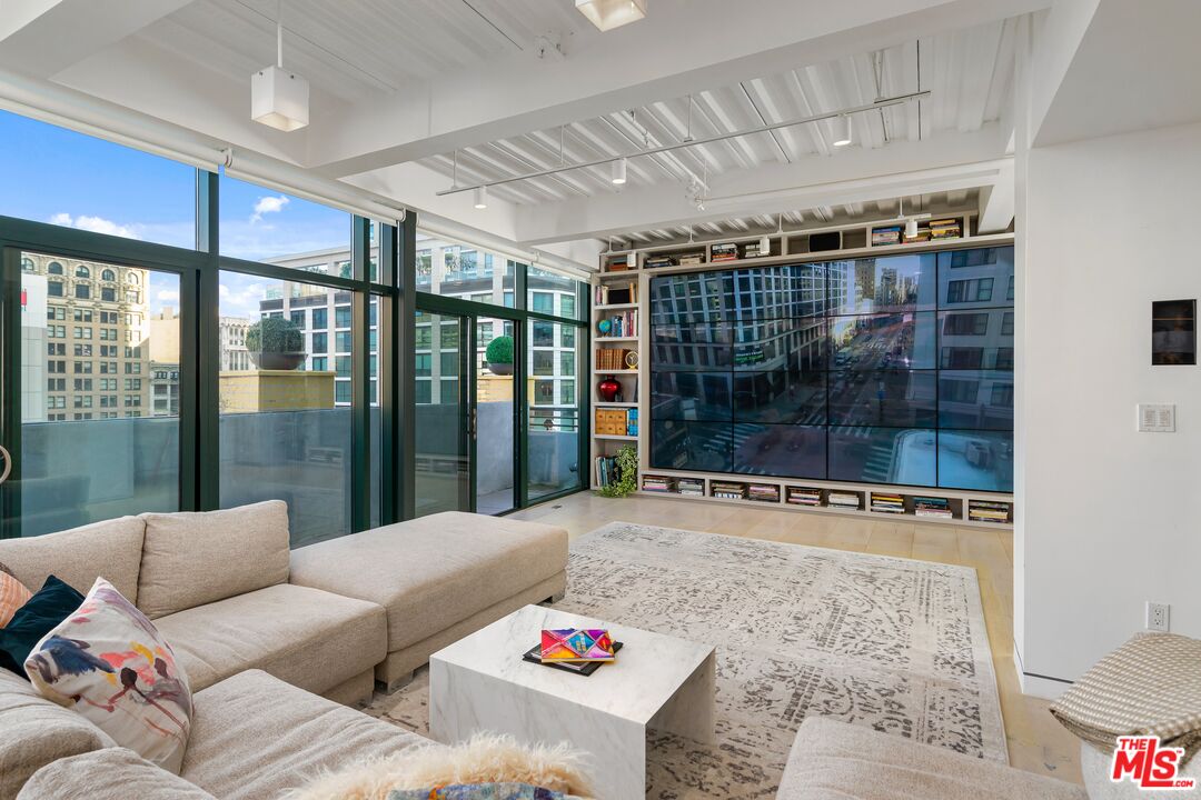 353 S Broadway St Unit: Penthouse