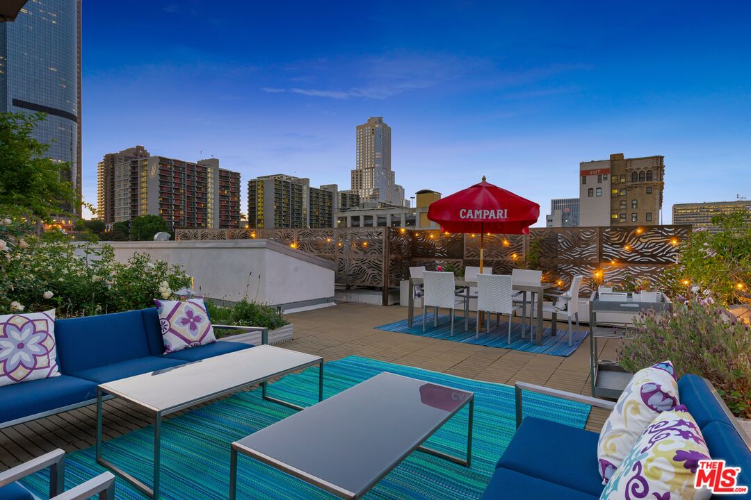 353 S Broadway St Unit: Penthouse