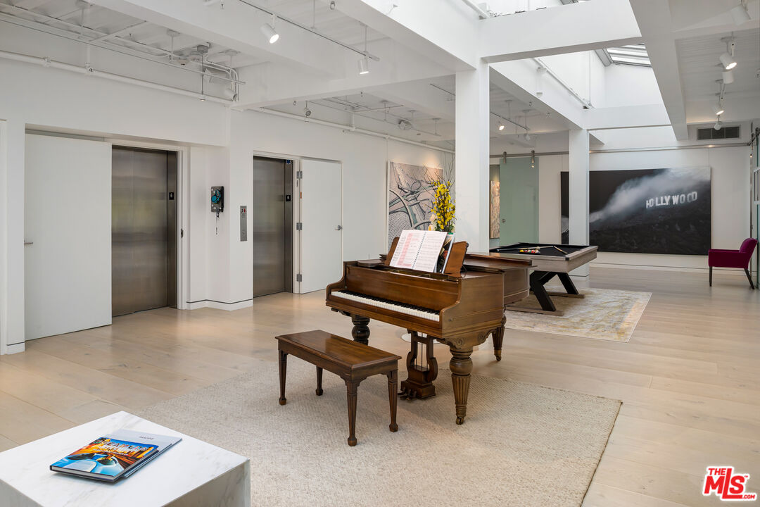 353 S Broadway St Unit: Penthouse