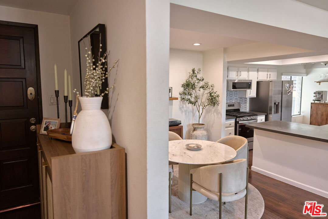 11706 Montana Ave Unit: 309