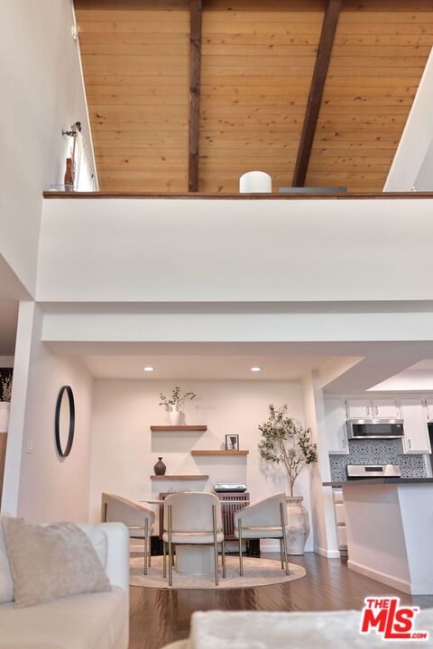11706 Montana Ave Unit: 309